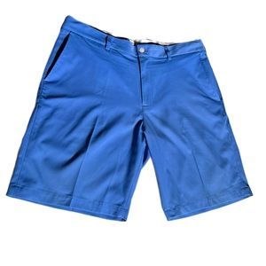 Walter Hagan golf shorts size 38 men’s color blue.